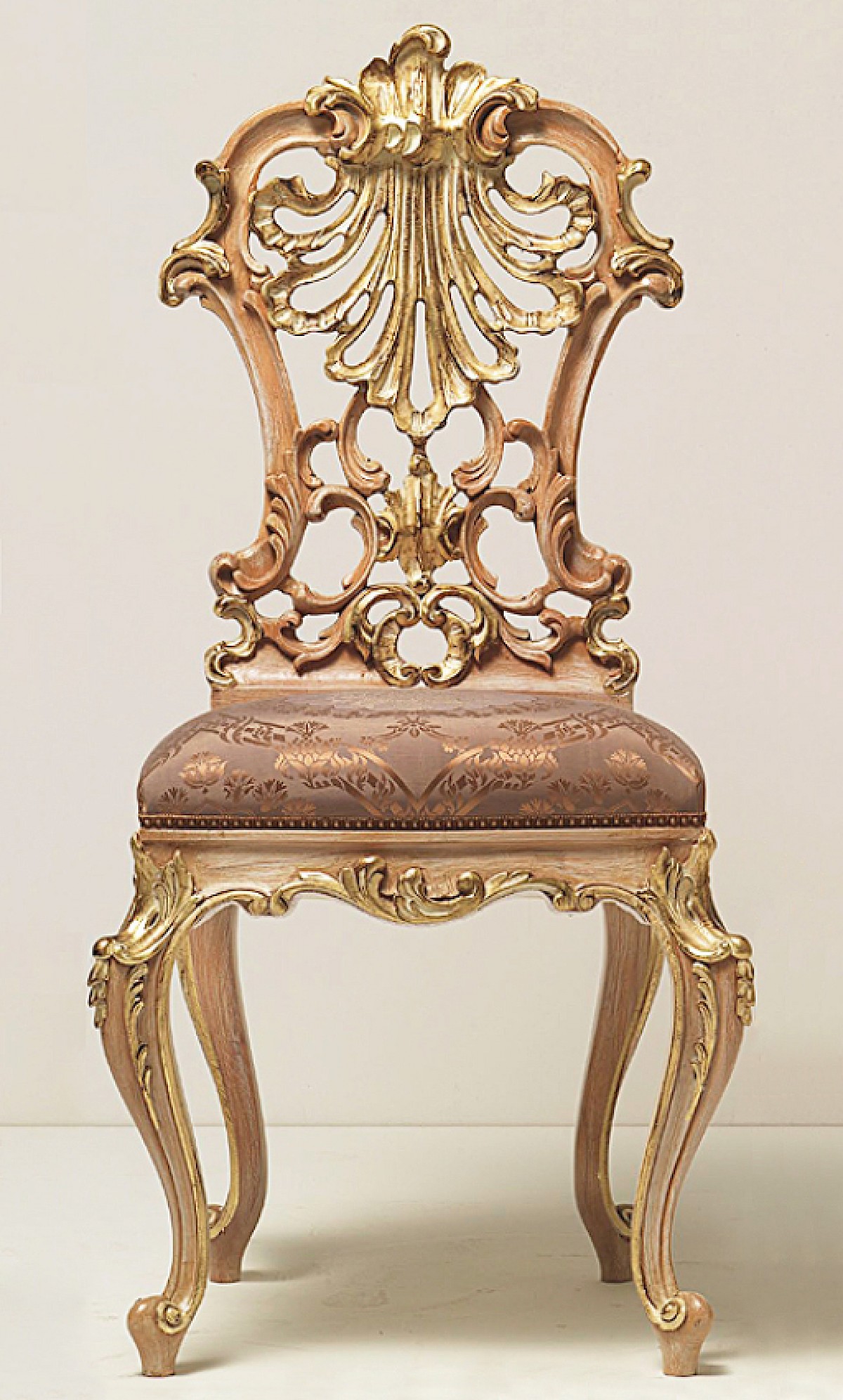 деревянные стулья в стиле барокко